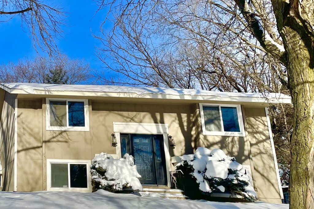 Photo of 499 Wheeler Drive, Excelsior, MN 55331 (MLS # 7000715)