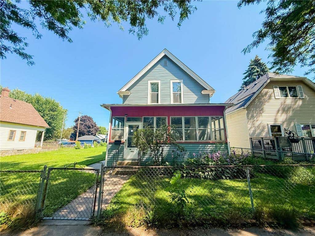 Photo of 989 Conway Street, Saint Paul, MN 55106 (MLS # 7085948)