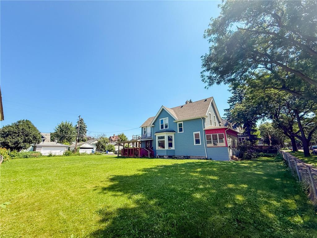 Photo of 989 Conway Street, Saint Paul, MN 55106 (MLS # 7085948)