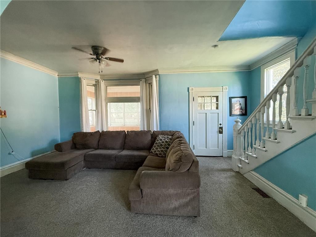 Photo of 989 Conway Street, Saint Paul, MN 55106 (MLS # 7085948)
