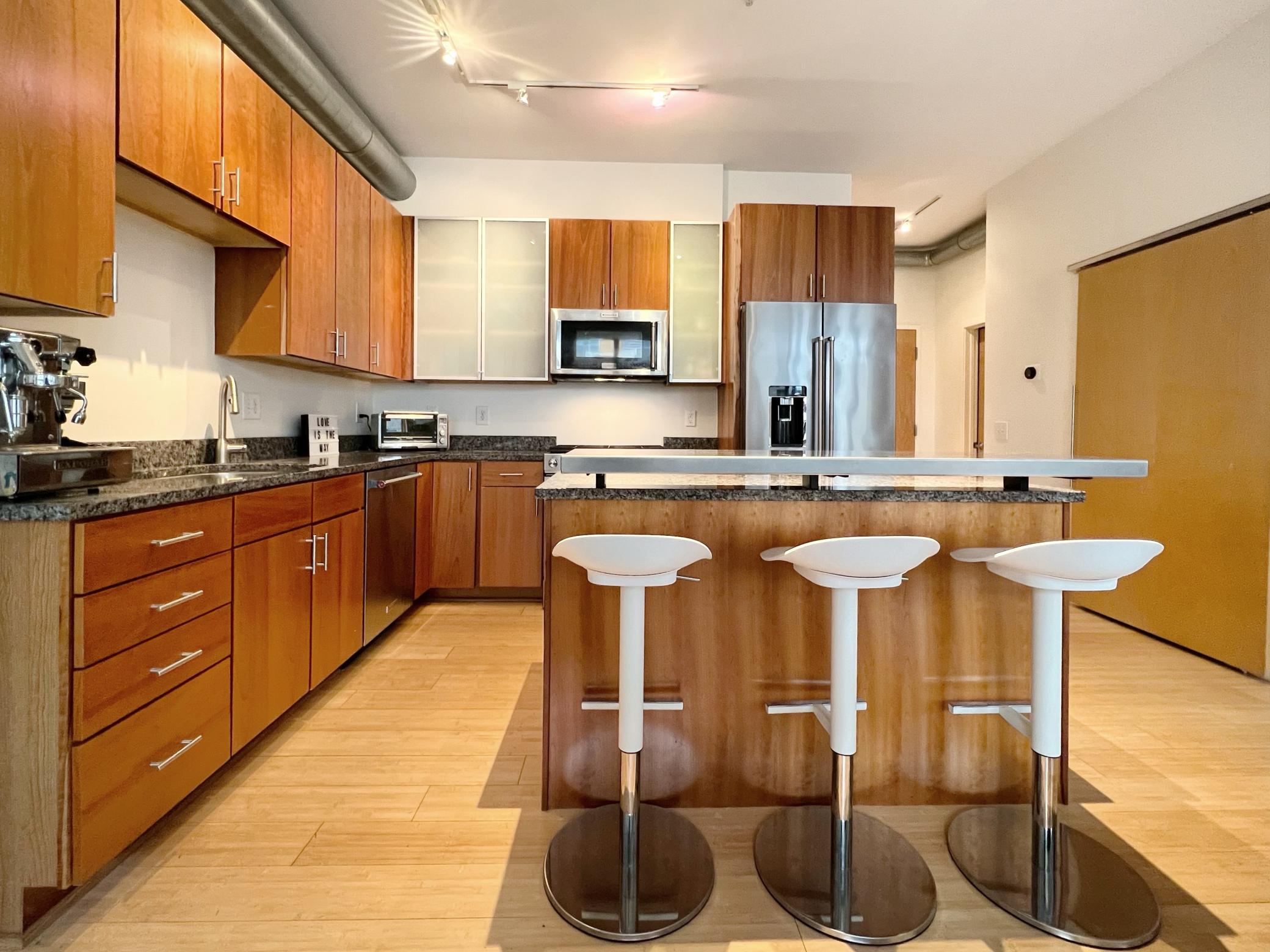 2840 Bryant Avenue S E303