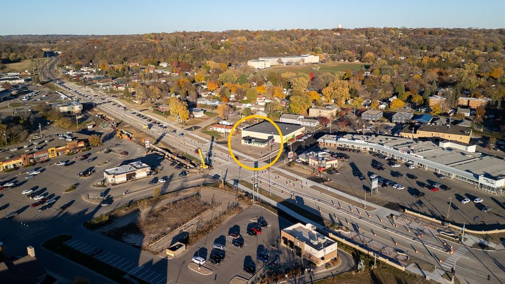 Photo of 1600 Broadway Avenue N, Rochester, MN 55906 (MLS # 7019023)