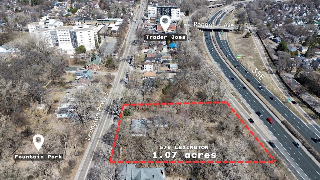 Photo of 576 Lexington Parkway S, Saint Paul, MN 55116 (MLS # 7013593)