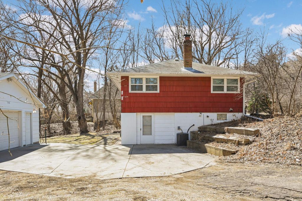 Photo of 576 Lexington Parkway S, Saint Paul, MN 55116 (MLS # 7013593)