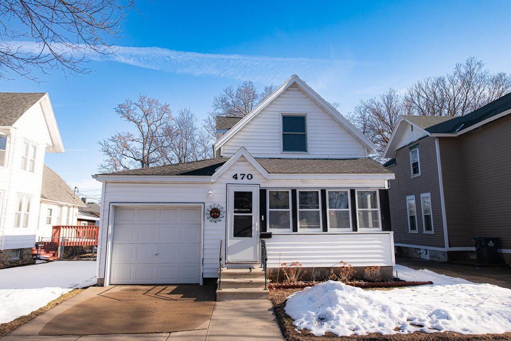 Photo of 470 W Wabasha Street, Winona, MN 55987 (MLS # 7040369)