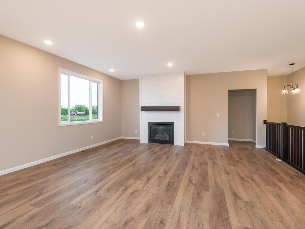 5393 177th Street W