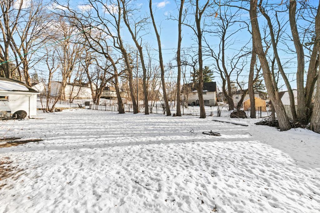 Photo of 2714 9th Avenue E, North Saint Paul, MN 55109 (MLS # 7020003)