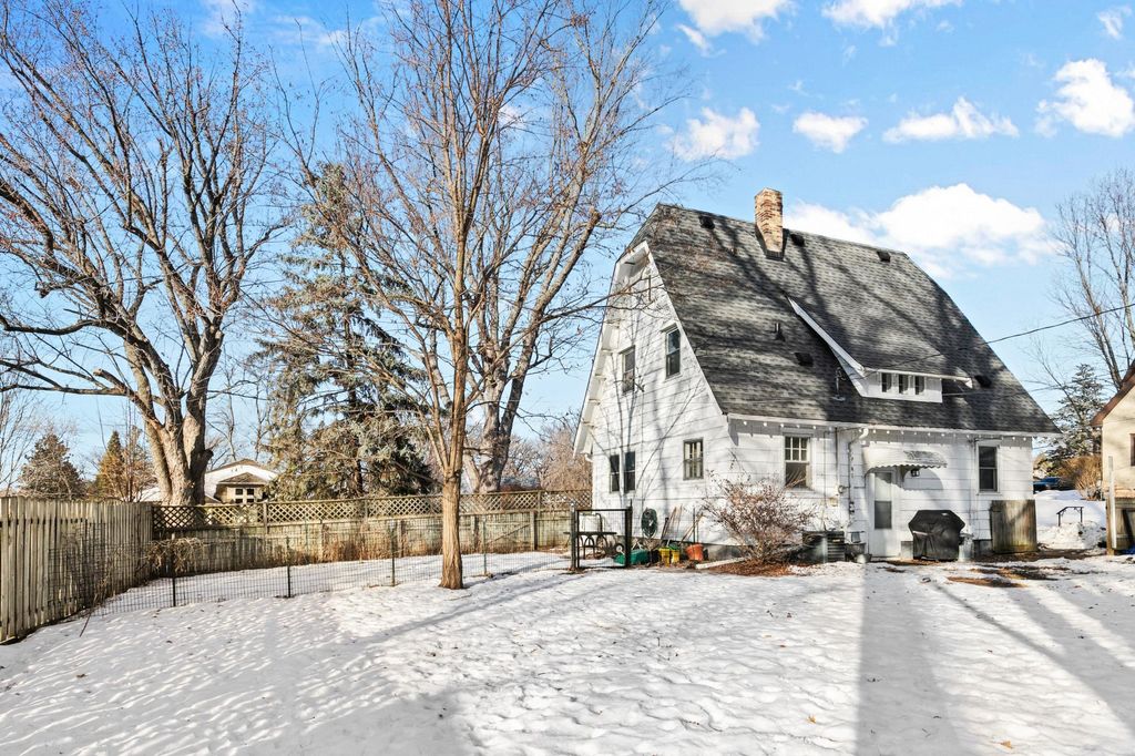 Photo of 2714 9th Avenue E, North Saint Paul, MN 55109 (MLS # 7020003)