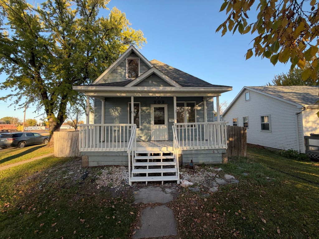 Photo of 202 7th Street S, Breckenridge, MN 56520 (MLS # 7162622)