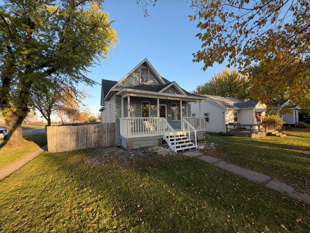 Photo of 202 7th Street S, Breckenridge, MN 56520 (MLS # 7162622)