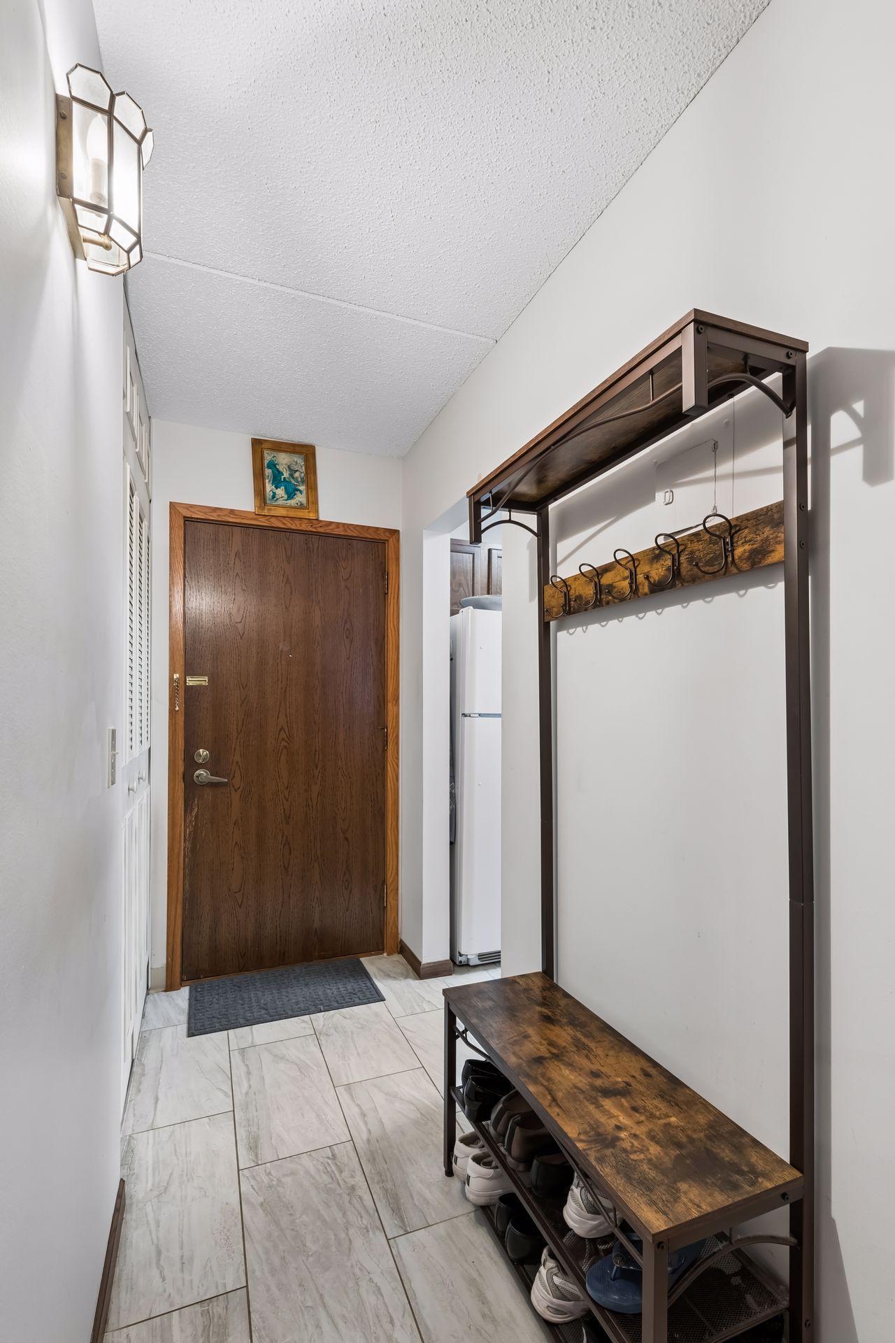 10531 Cedar Lake Road 212