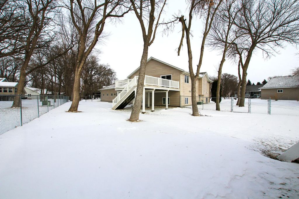 Photo of 720 Tyler Street SW, Hutchinson, MN 55350 (MLS # 6822287)