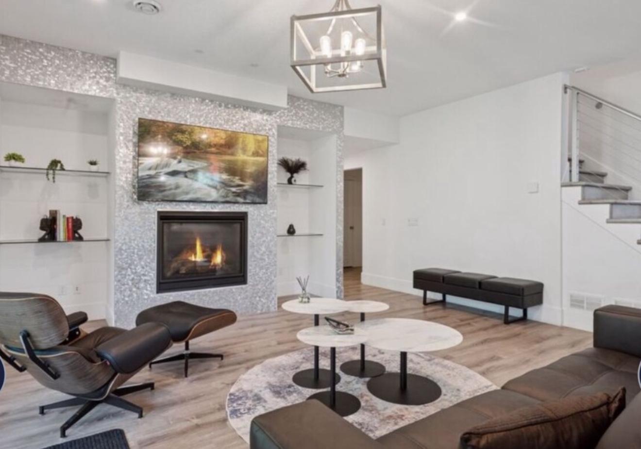 1032 Gardner Street E