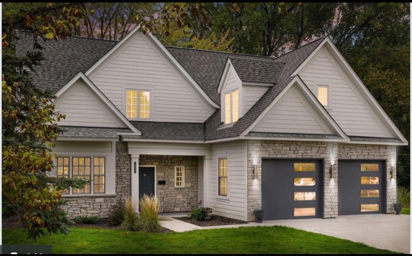 1032 Gardner Street E