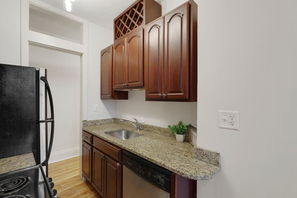 Photo of 220 Marshall Avenue #3, Saint Paul, MN 55102 (MLS # 7073222)