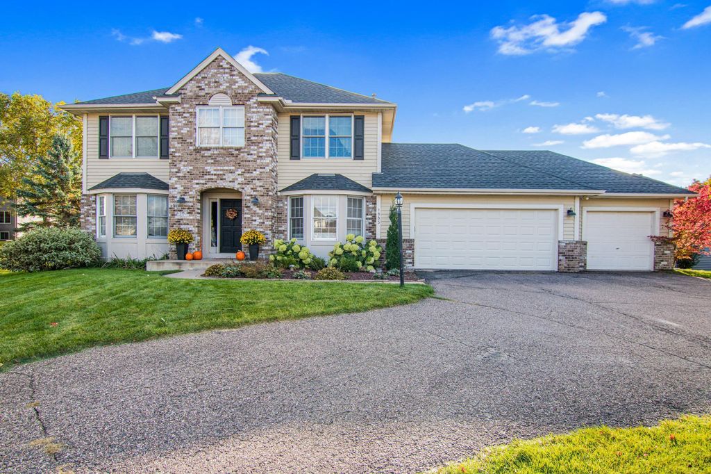 Photo of 1883 Lochaven Drive, Woodbury, MN 55125 (MLS # 7021409)