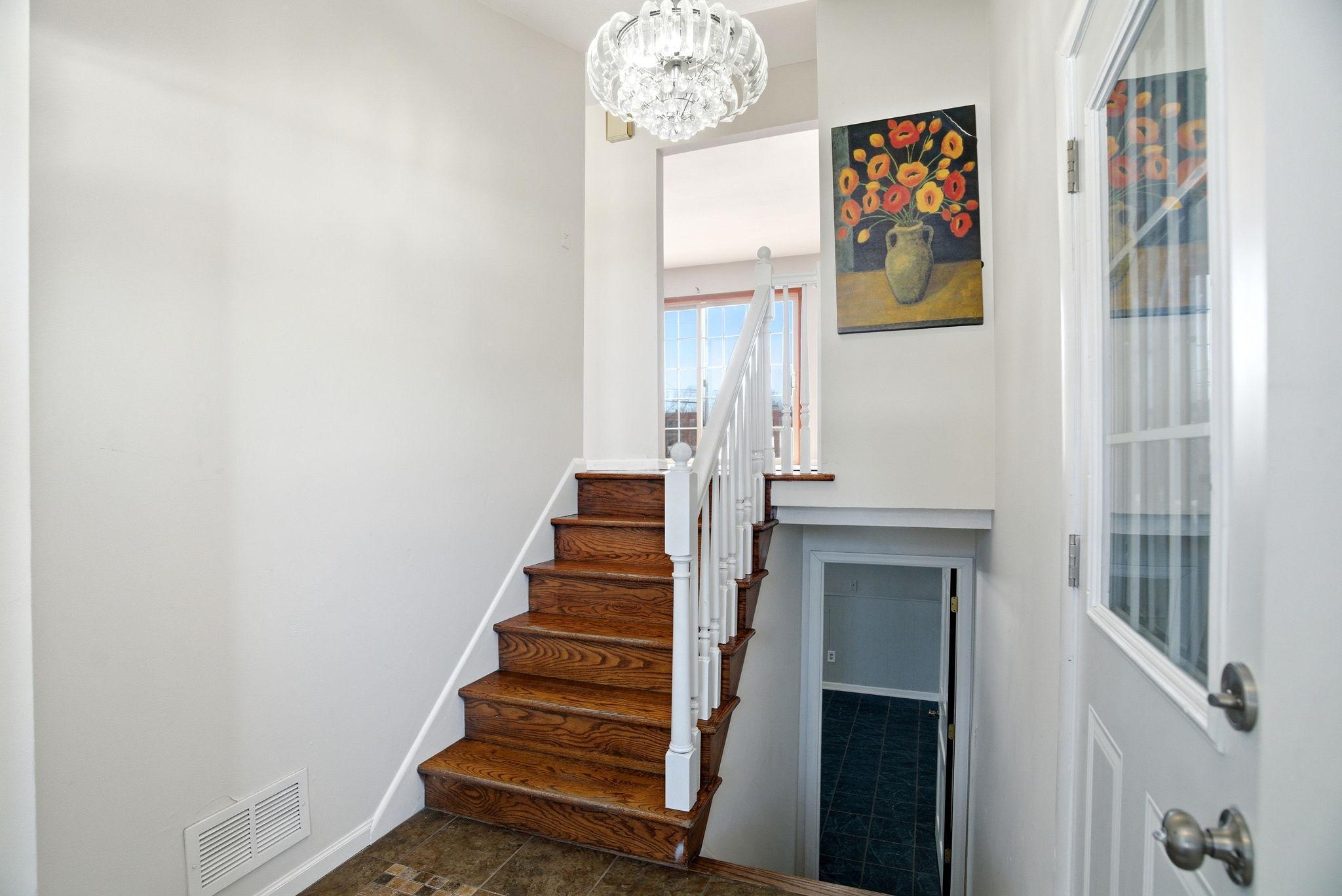 196 150th Street W
