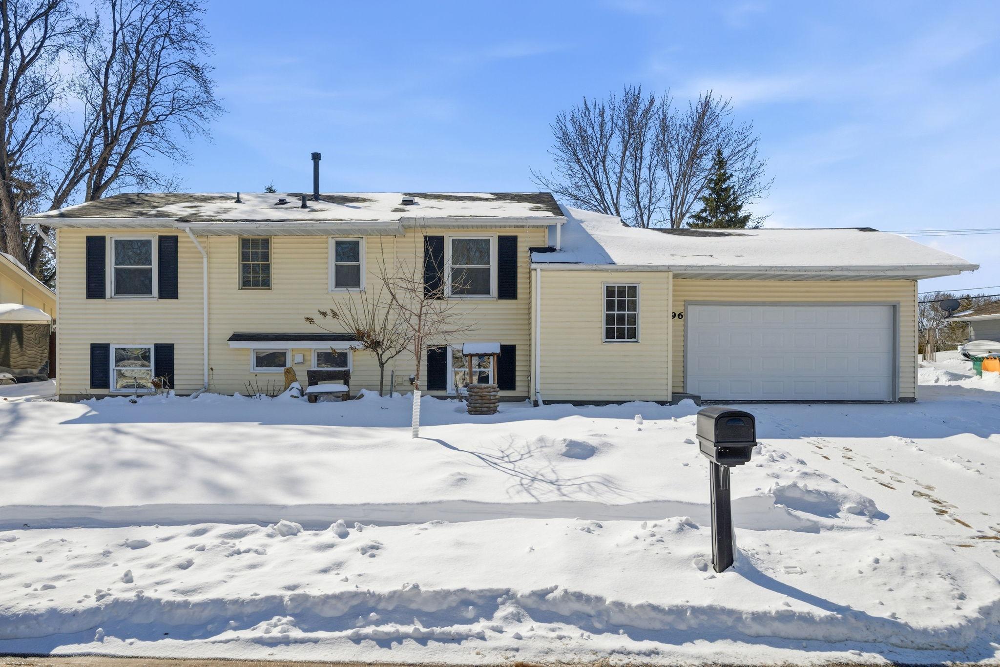 196 150th Street W