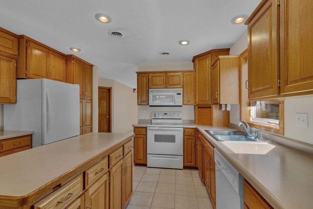 Photo of 430 41st Avenue S, Saint Cloud, MN 56301 (MLS # 7136818)