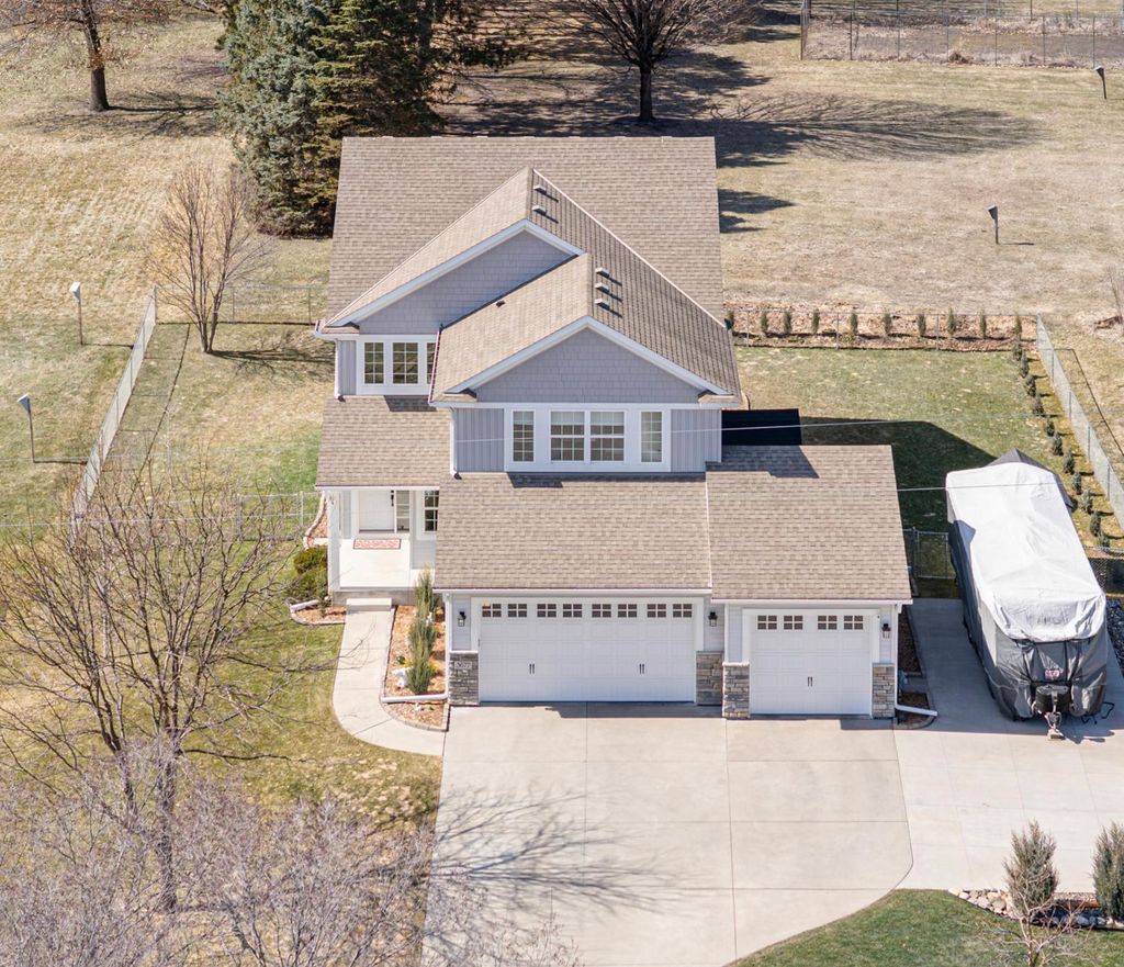 Photo of 3677 Edgerton Street, Vadnais Heights, MN 55127 (MLS # 7043257)