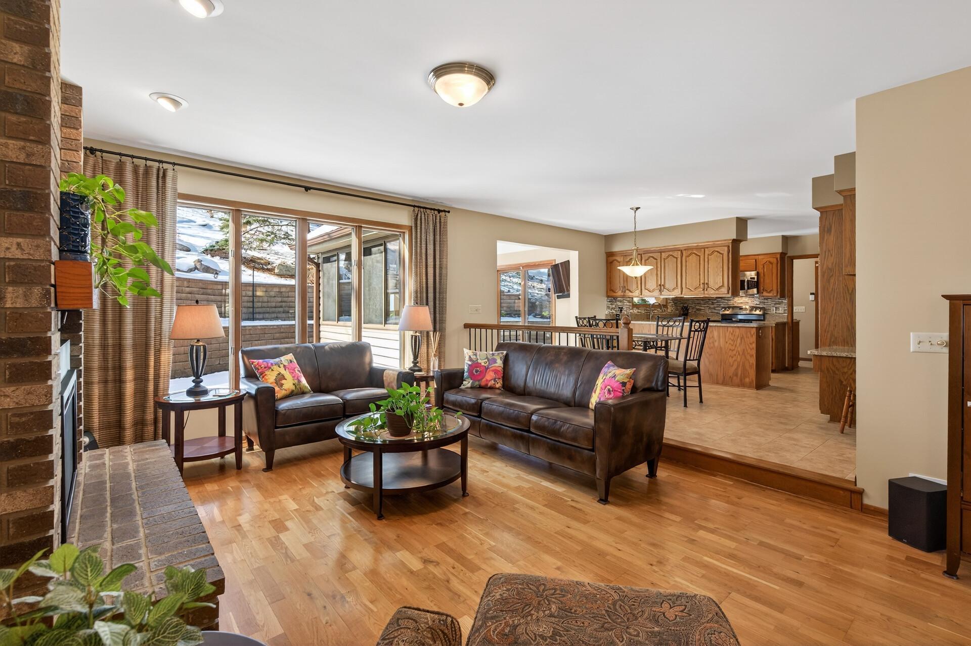 3435 Rosewood Lane N