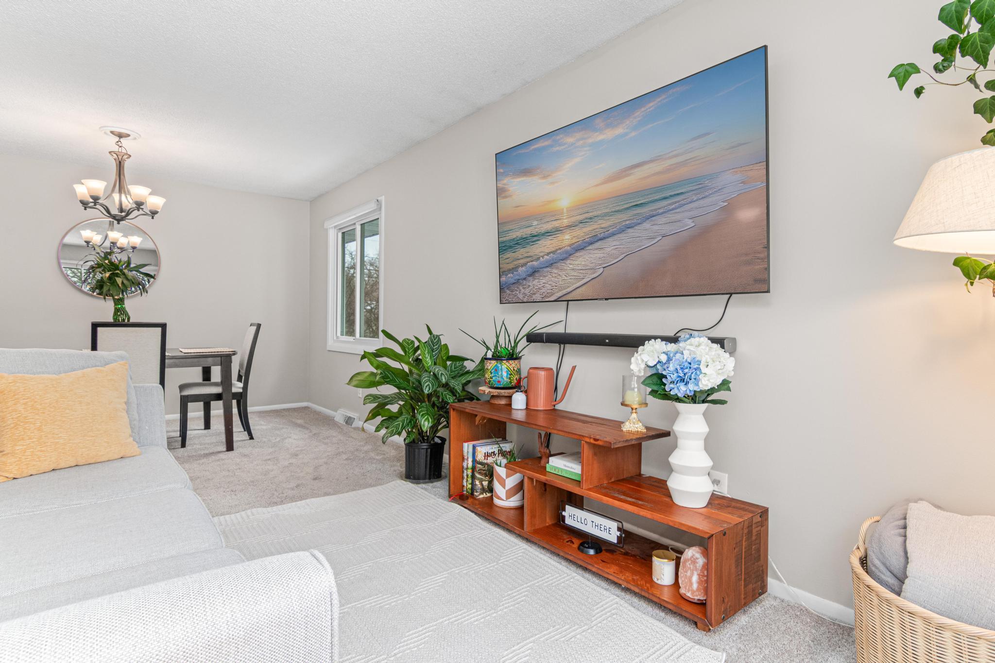 6321 Newton Avenue S