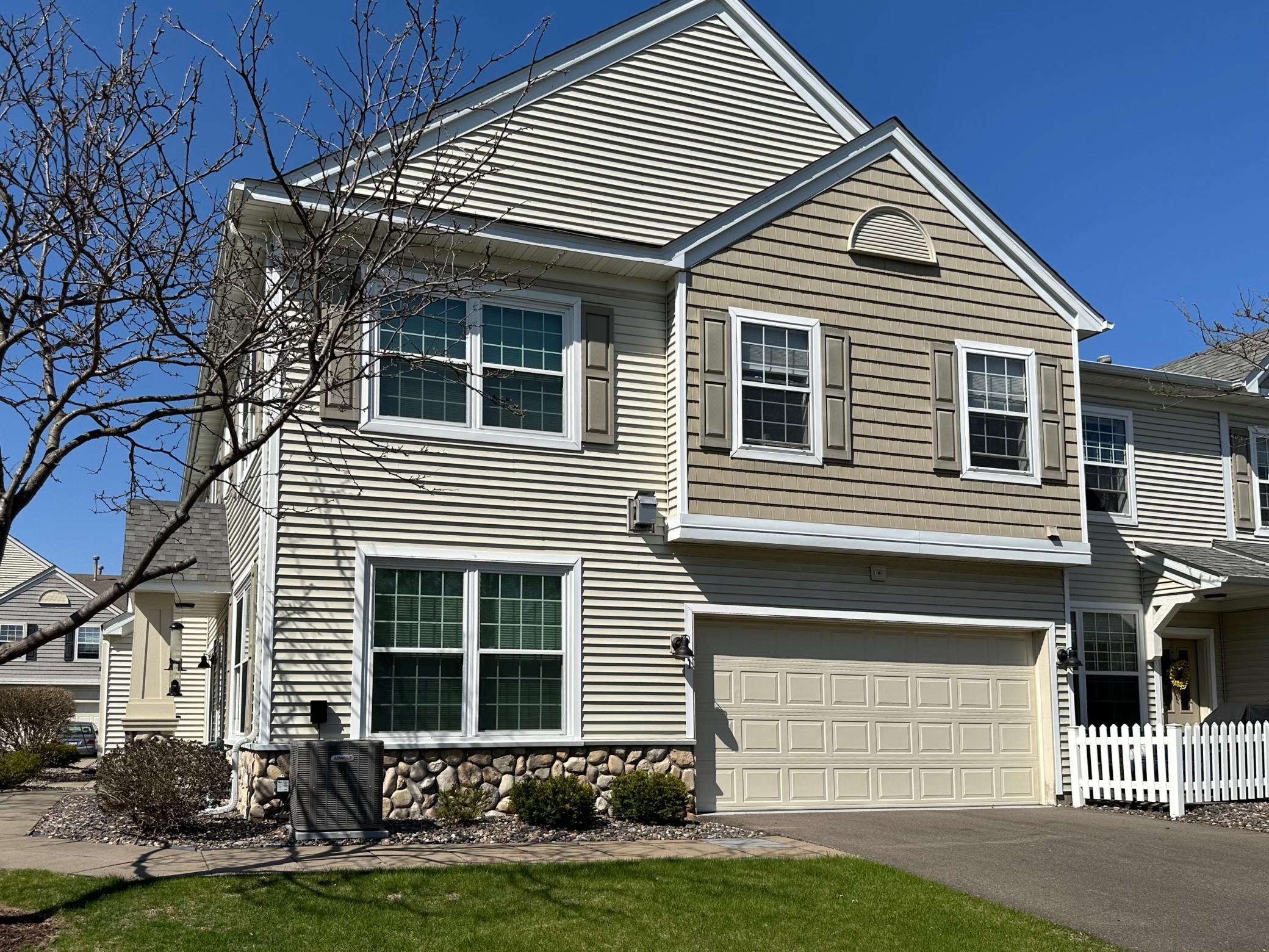 4553 Victor Path 1