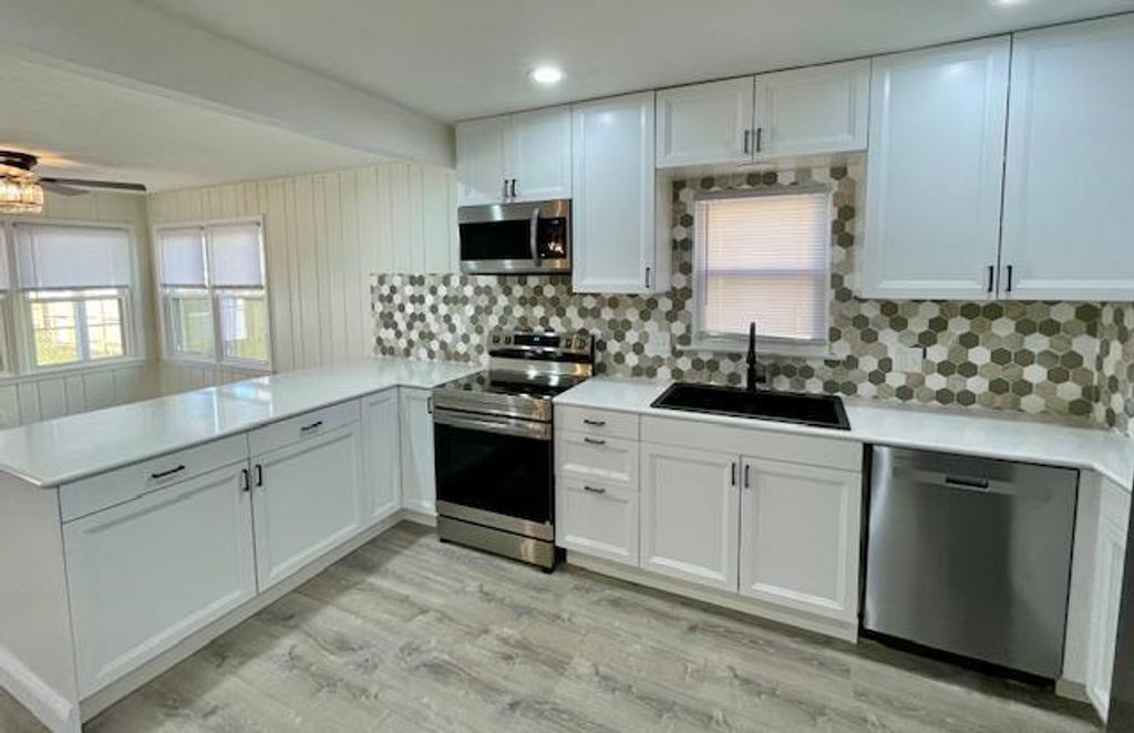 Photo of 1107 10th Street NW, Austin, MN 55912 (MLS # 7032663)