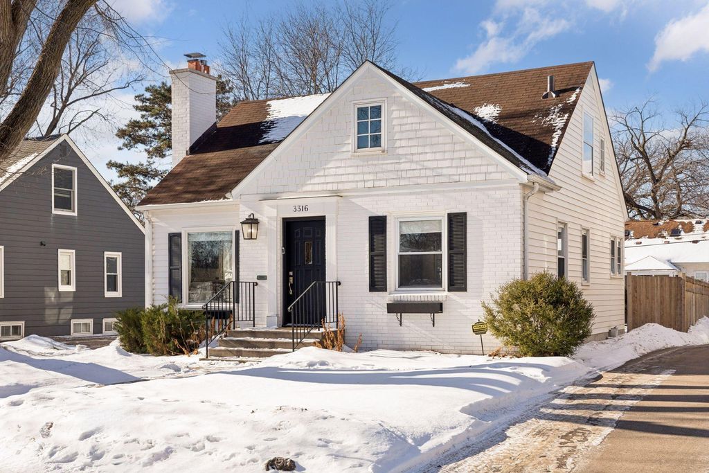 Photo of 3316 France Avenue S, Saint Louis Park, MN 55416 (MLS # 7011374)