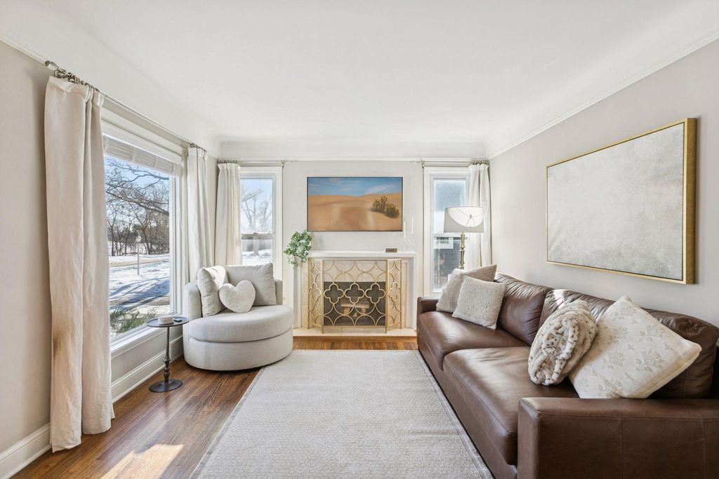 Photo of 3316 France Avenue S, Saint Louis Park, MN 55416 (MLS # 7011374)