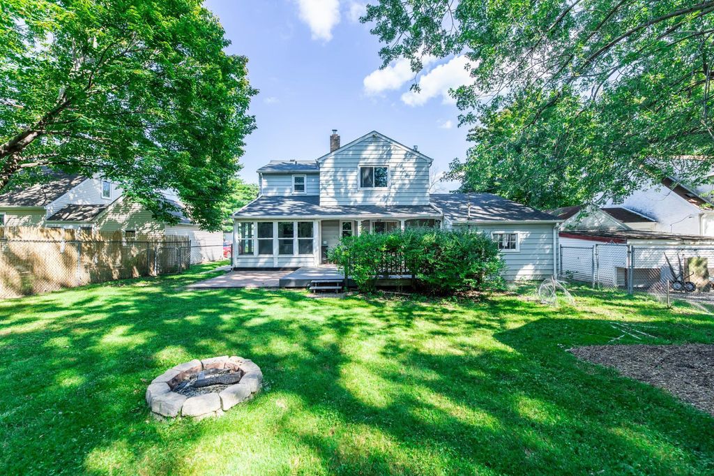 Photo of 621 17th Avenue N, South Saint Paul, MN 55075 (MLS # 6801320)
