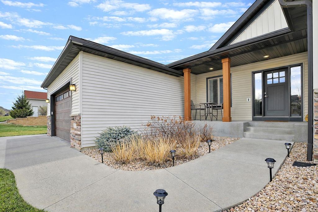 Photo of 1936 Kerry Drive NE, Rochester, MN 55906 (MLS # 7052154)