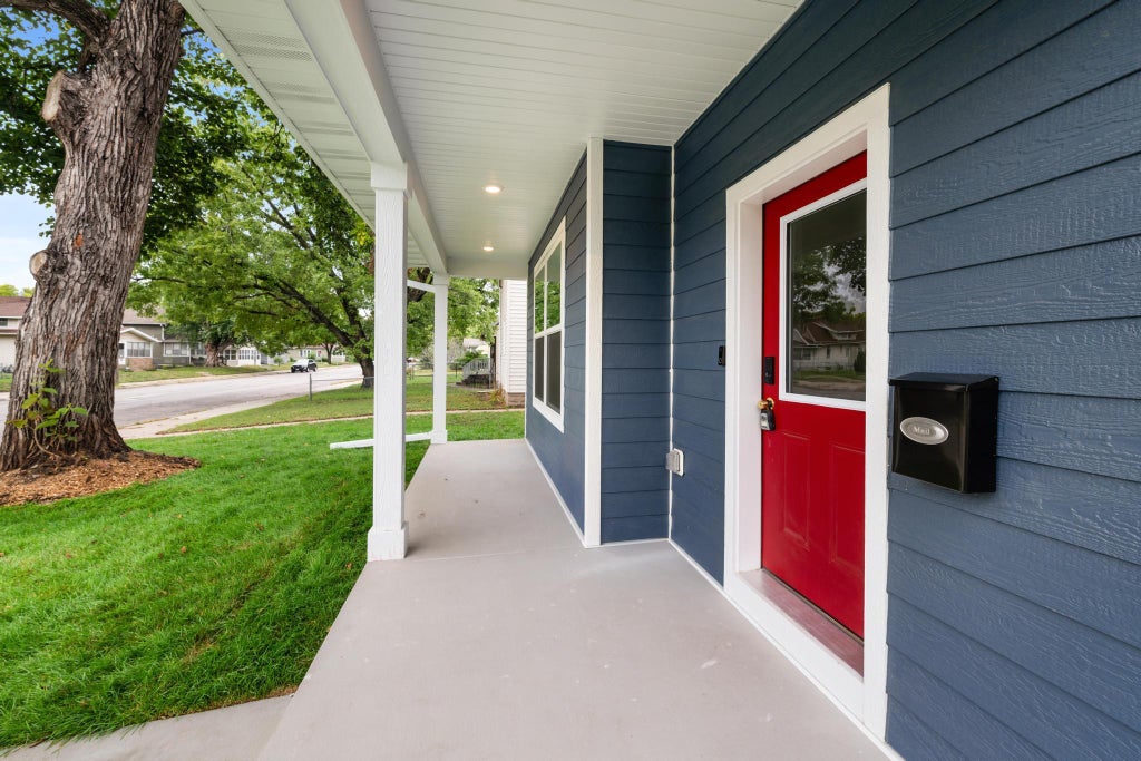 Photo of 4530 Bryant Avenue N, Minneapolis, MN 55412 (MLS # 7150115)