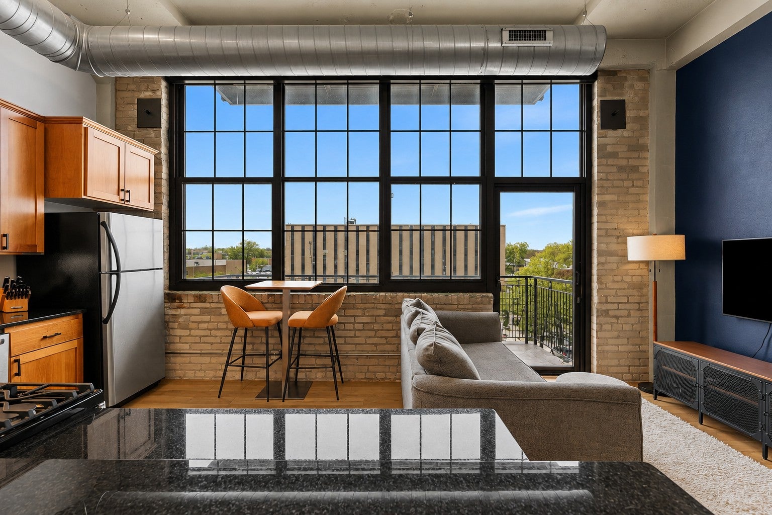 1901 E Hennepin Avenue 306