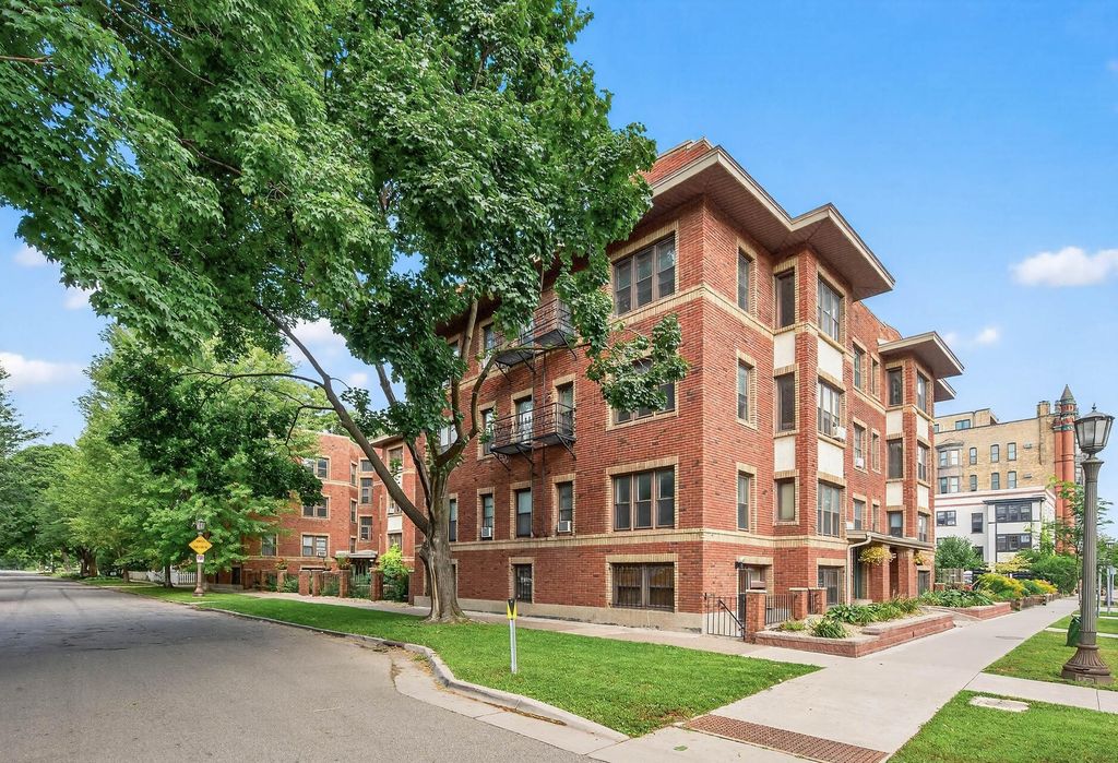 Photo of 391 Laurel Avenue #304, Saint Paul, MN 55102 (MLS # 7045135)