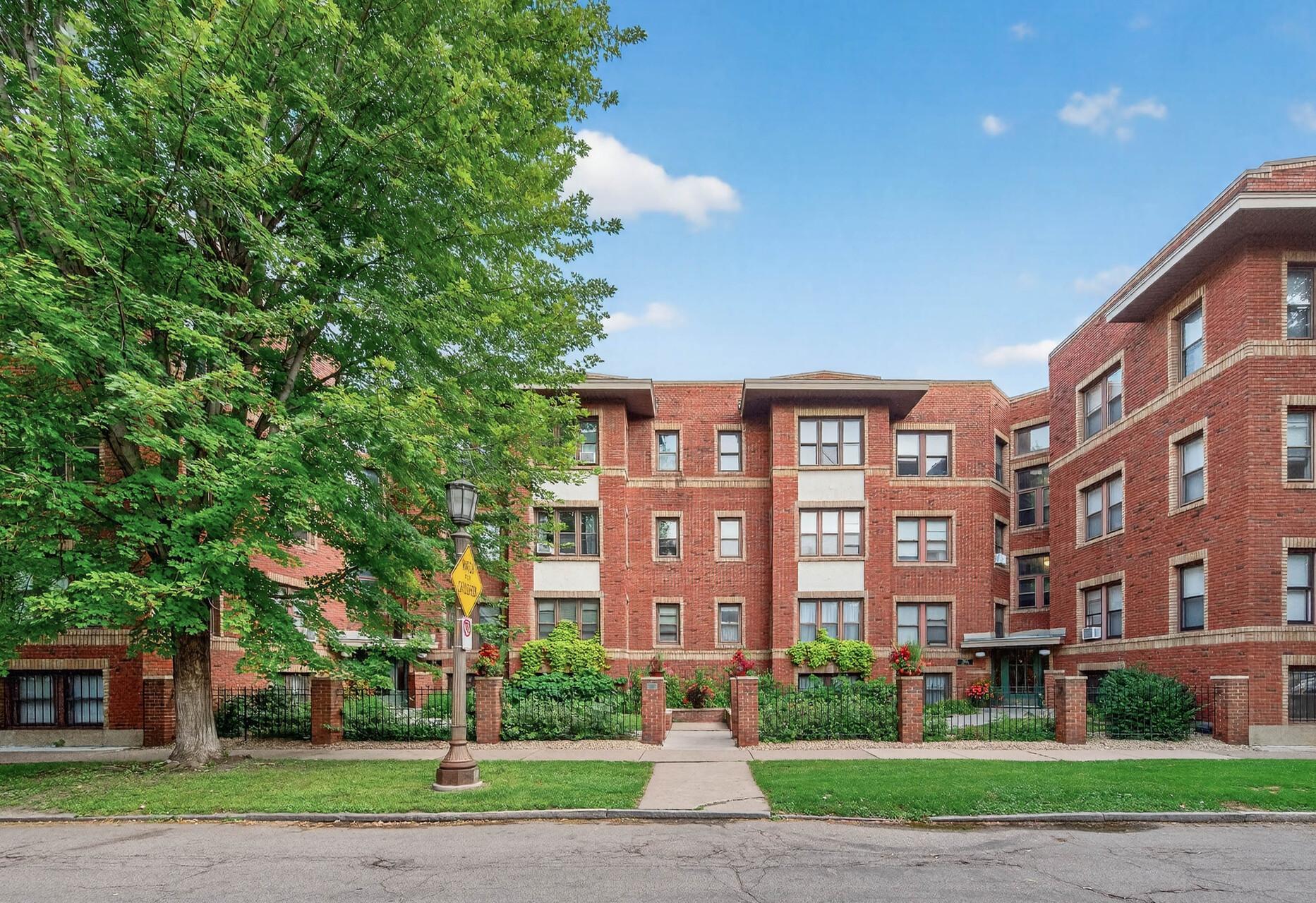 391 Laurel Avenue 304
