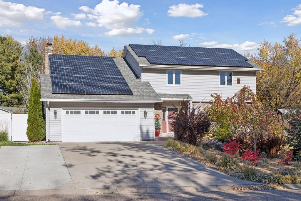 Photo of 5811 130th Street Court, Apple Valley, MN 55124 (MLS # 6812822)