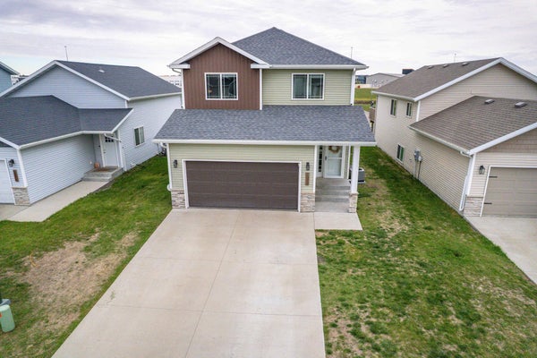 1074 HIGHLAND LN W, WEST FARGO, ND 58078 - Image 7793cd7b2b2c6fd0ac3868ca8a6a6ec8/2807824482