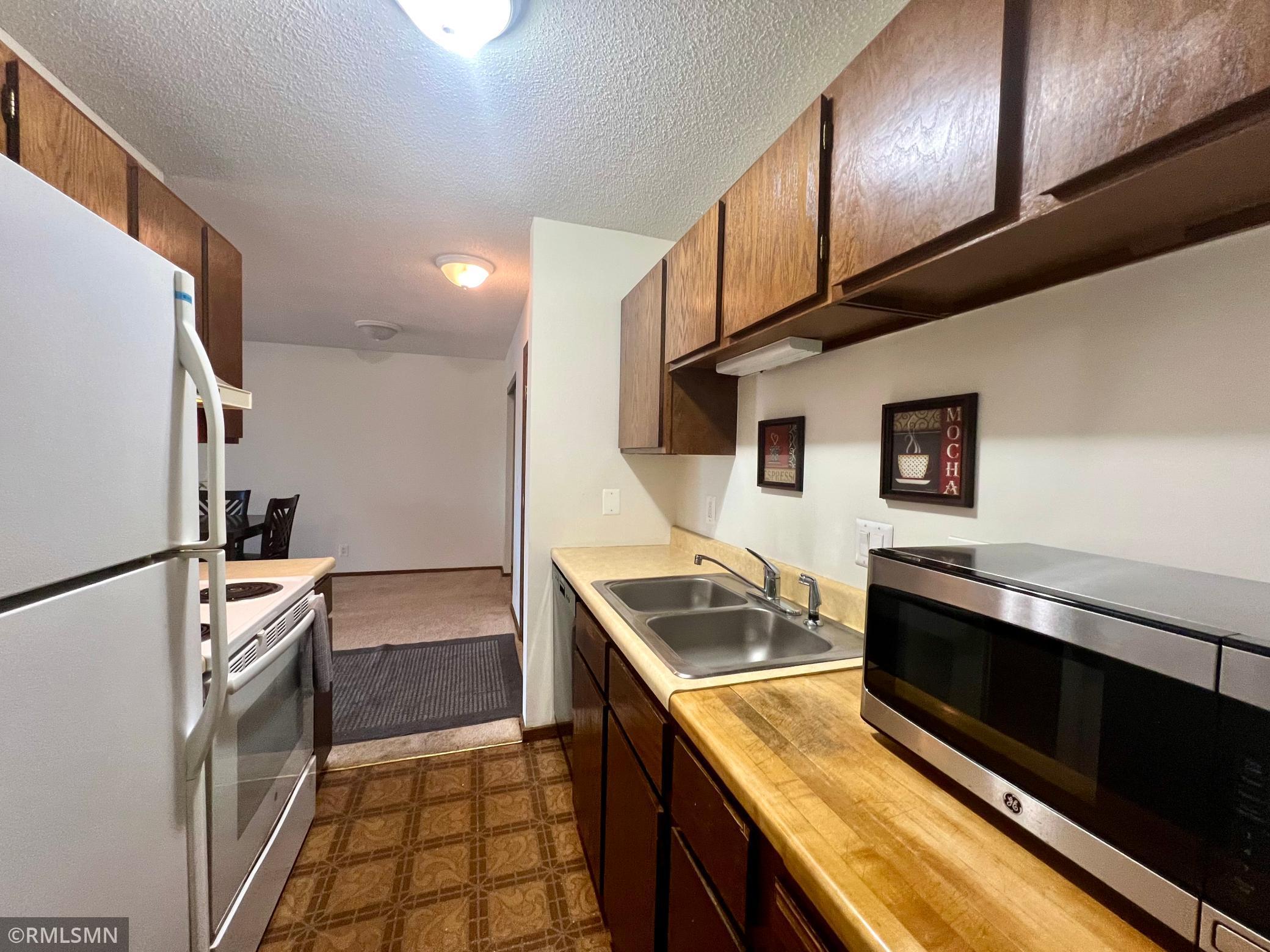 26 10th Street W 1807
