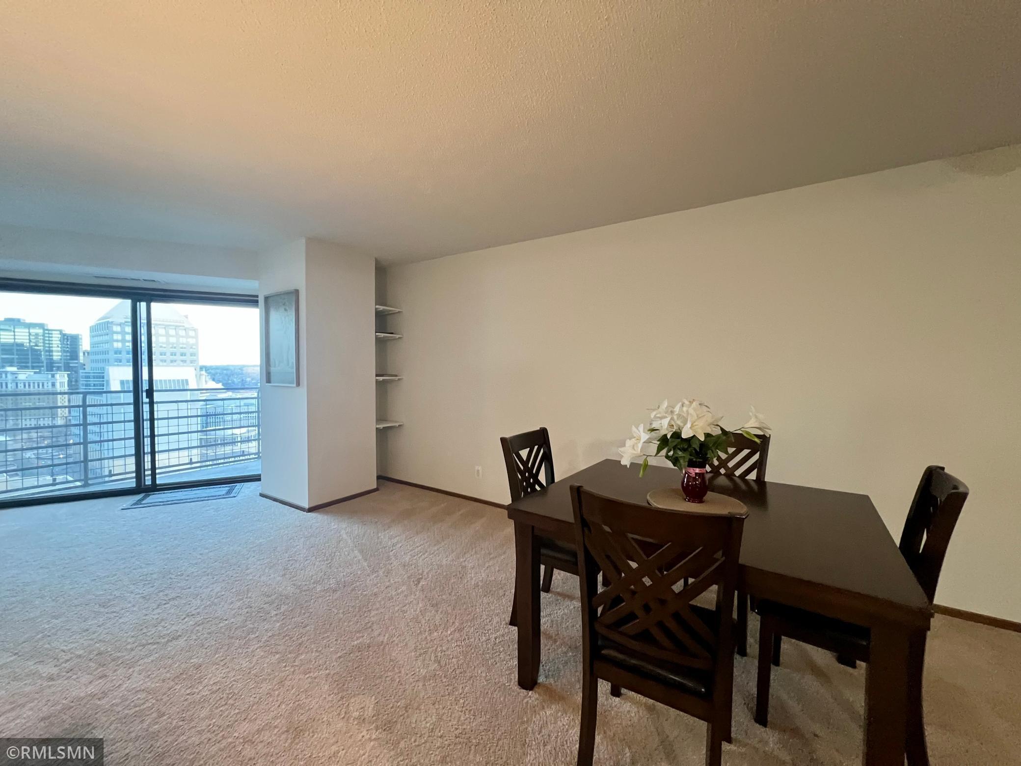 26 10th Street W 1807