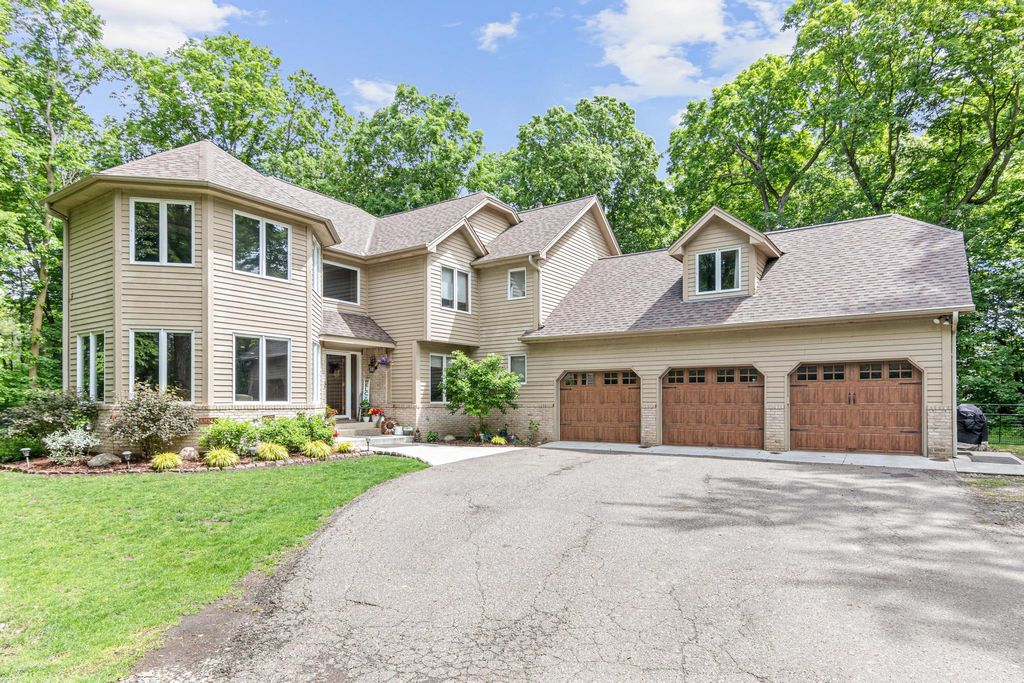 Photo of 5540 Timber Trail, Maple Plain, MN 55359 (MLS # 7019090)