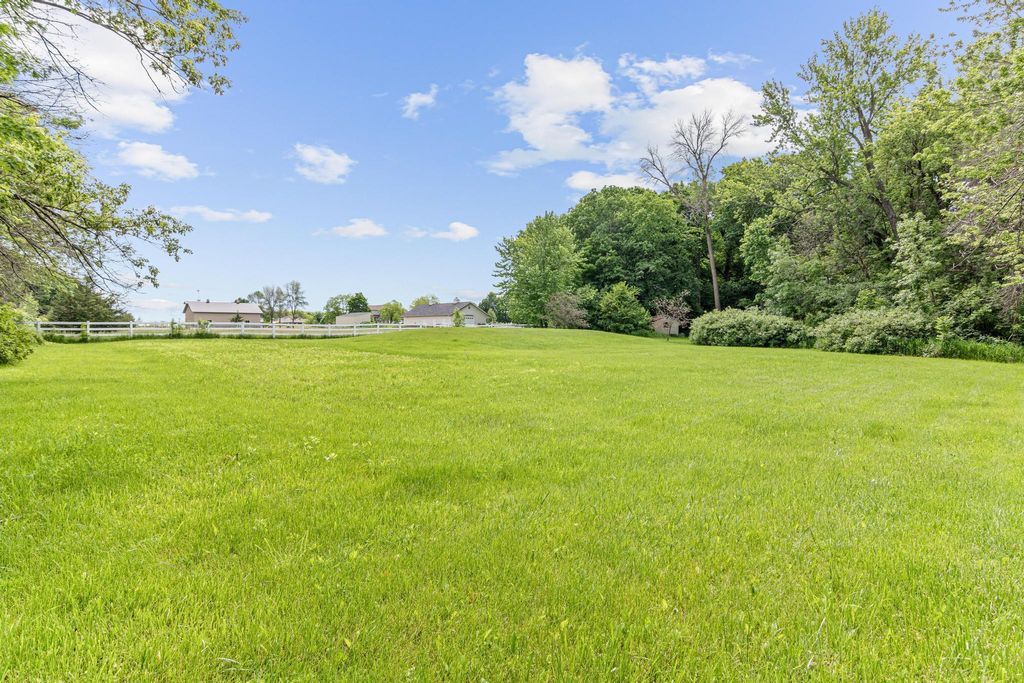 Photo of 5540 Timber Trail, Maple Plain, MN 55359 (MLS # 7019090)