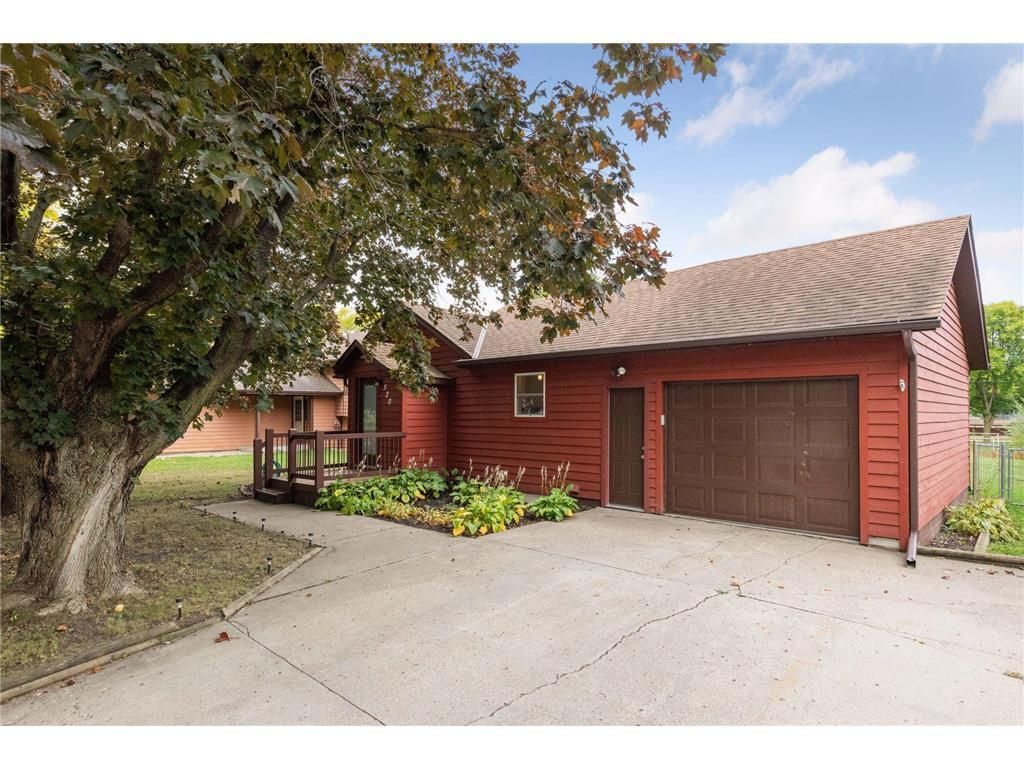 Photo of 520 Barrett Street S, Winsted, MN 55395 (MLS # 7006046)