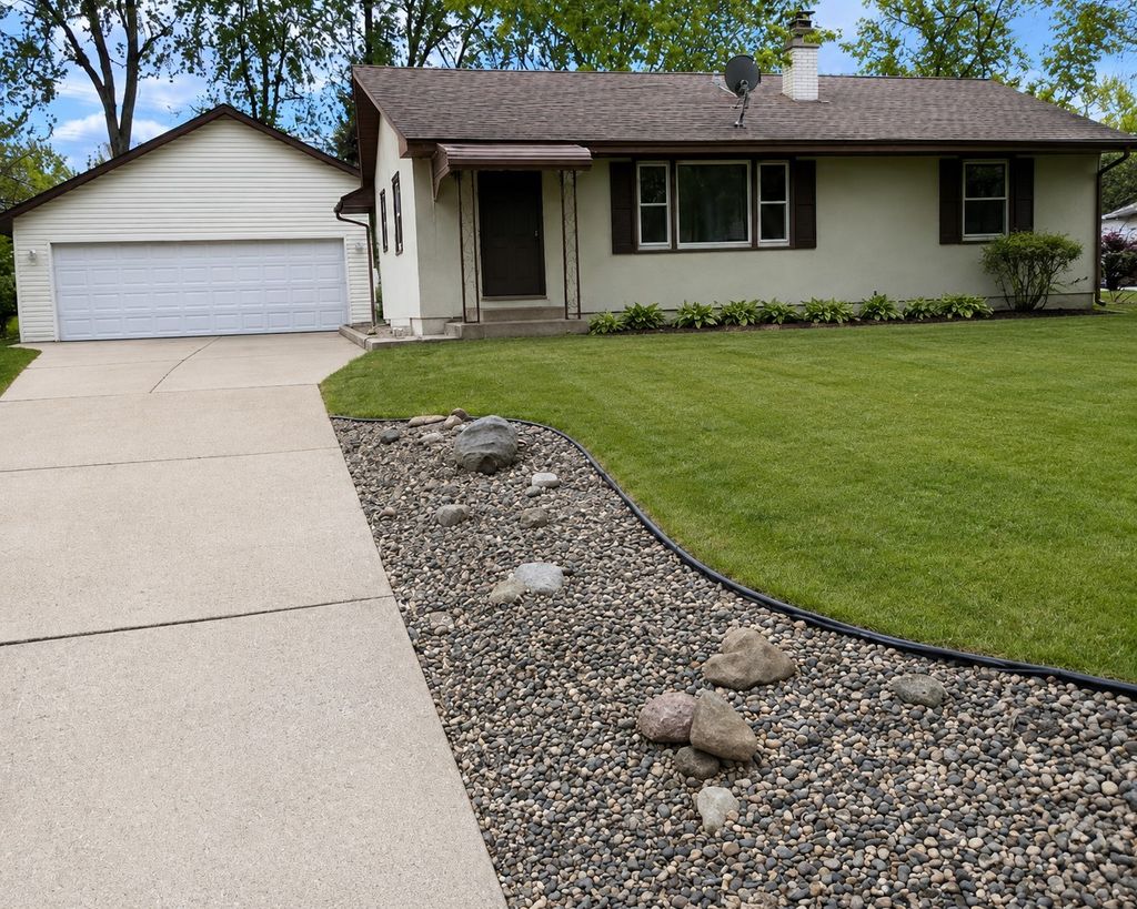 Photo of 8245 Del Drive N, New Hope, MN 55428 (MLS # 7092722)