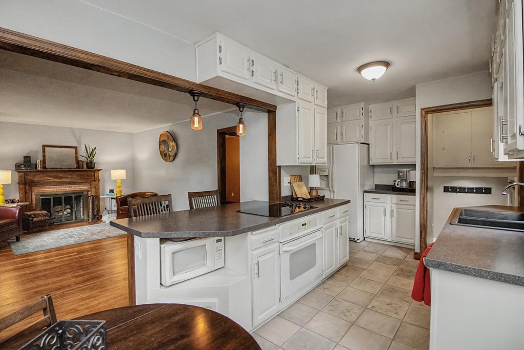 Photo of 6140 Saint Croix Avenue N, Golden Valley, MN 55422 (MLS # 7163450)