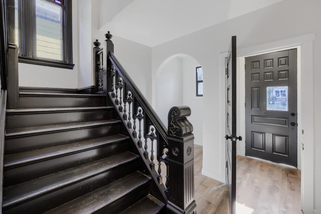 Photo of 2631 Girard Avenue N, Minneapolis, MN 55411 (MLS # 7151519)