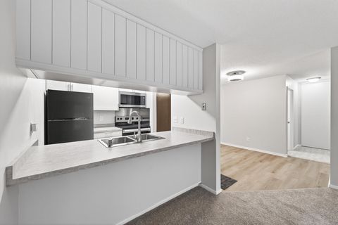 2800 Hamline Avenue N 303 Roseville MN 55113