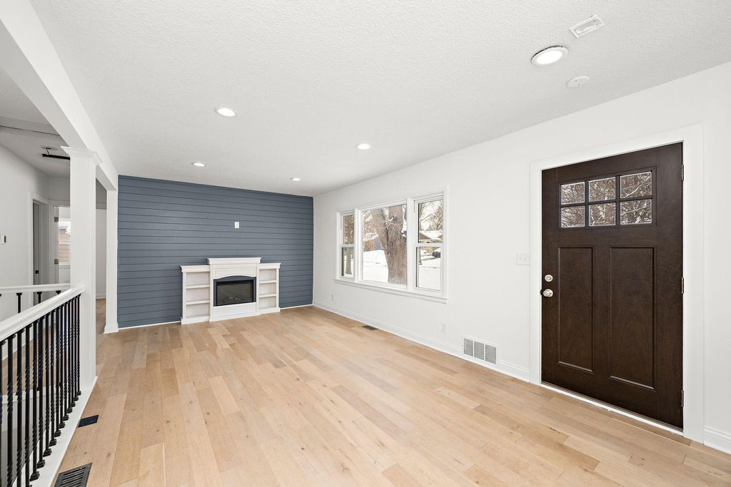 Photo of 1756 Saunders Avenue, Saint Paul, MN 55116 (MLS # 7113671)