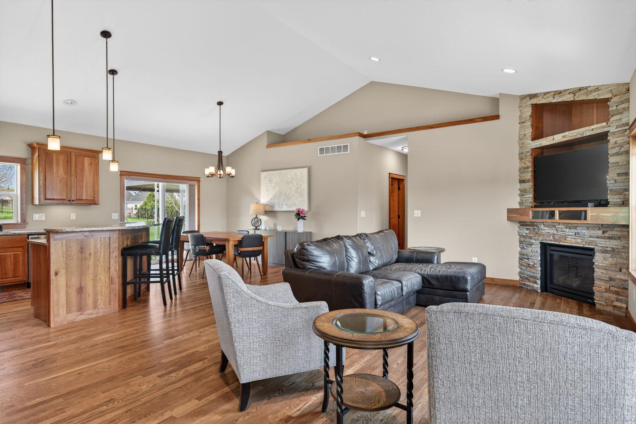 3940 Creek View Lane SW