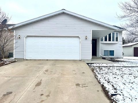1573 8 1/2 Street SE Rochester MN 55904